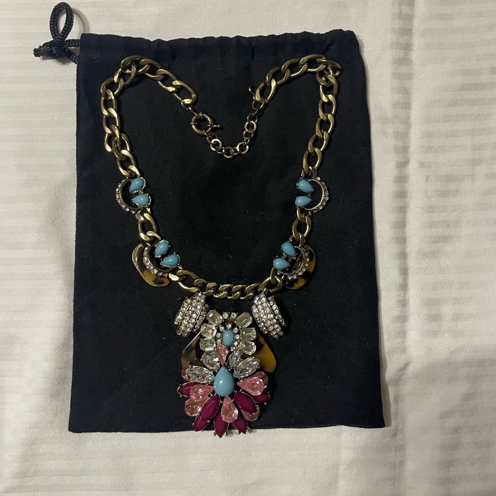 Elegant Gold and Pink Statement Necklace